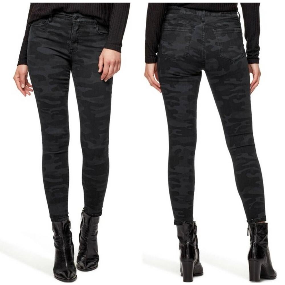 Social Standard Camo
Skinny Ankle Jeans